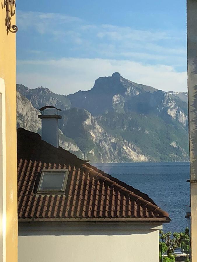 Wolfis Traunseeblick - Mit Kostenlosem Parkplatz Direkt An Der Unterkunft Gmunden Esterno foto